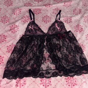 VINTAGE Victoria's Secret Black and Pink Lace Chemise